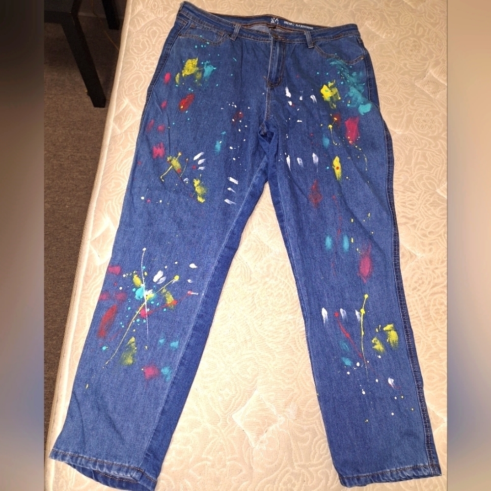 NY&C Dream Curvy Boyfriend jeans in a 16 straight leg. Paint splatters. EUC